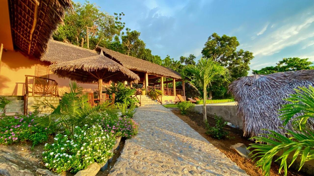 Veronika Resort Nosy Komba Exterior photo